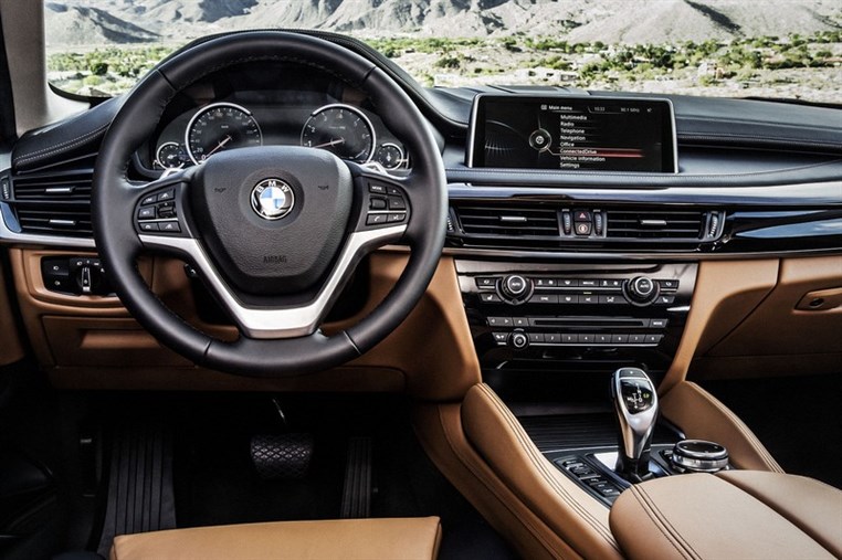 BMW X6 - Powerful and athletic with the presence of an X model and athleticism of a coupé. 
